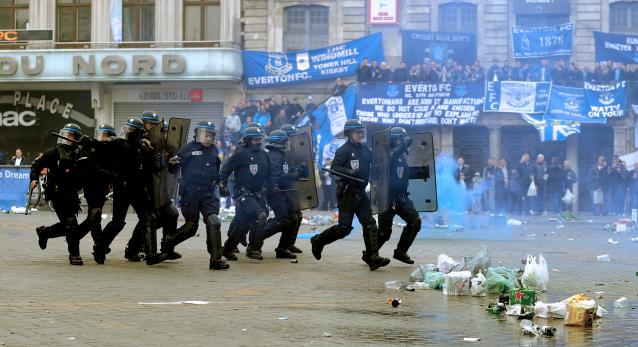 French police fight with Everton fans ahead of Europa League ...
